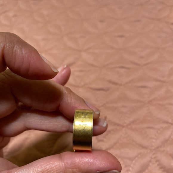 A unique spin on a ring! - Picture 11 of 11